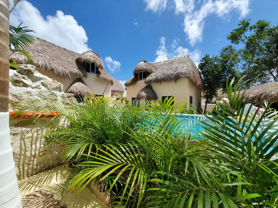 Pool Gästehäuser Santi Tour