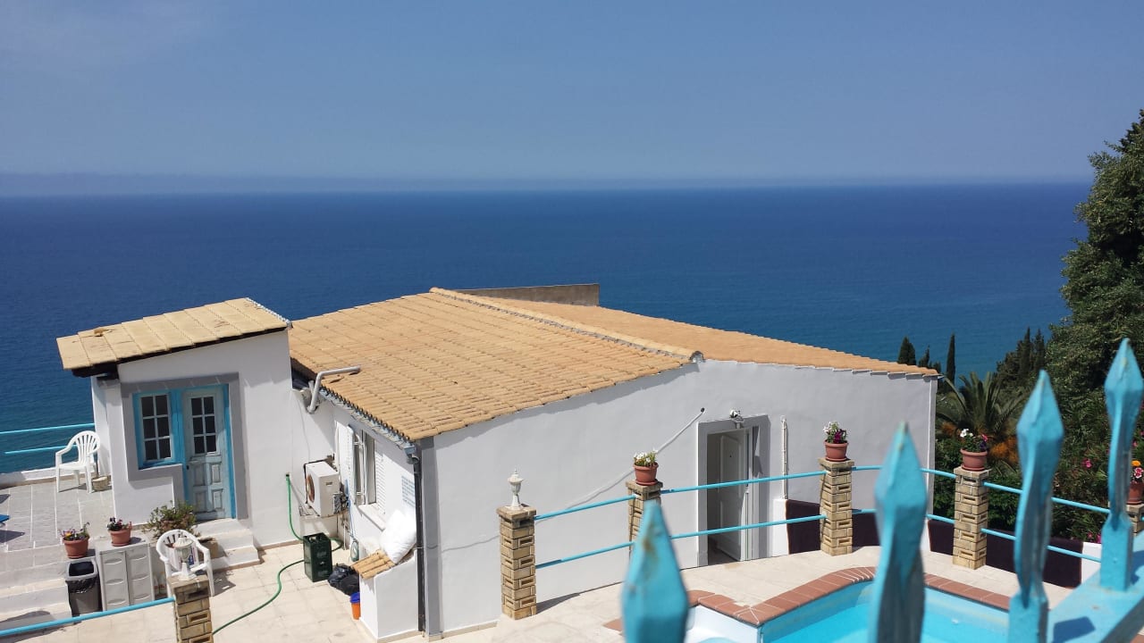 Dort befindet sich der Swimmingpool Studios & Appartements Belvedere