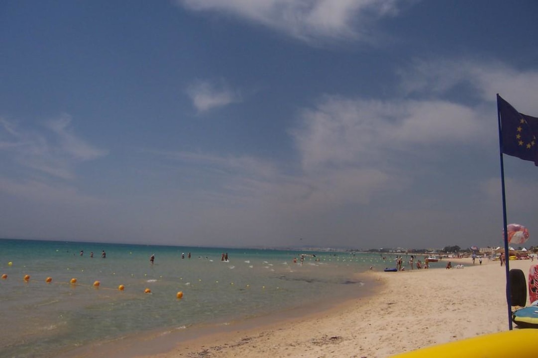 Strand vor dem Hotel Steigenberger Marhaba Thalasso Hammamet