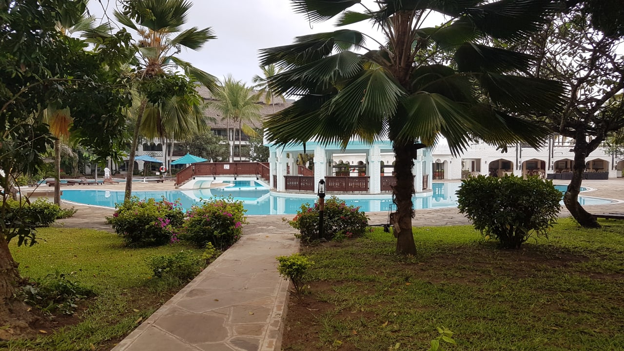 Pool Hotel Southern Palms Beach Resort