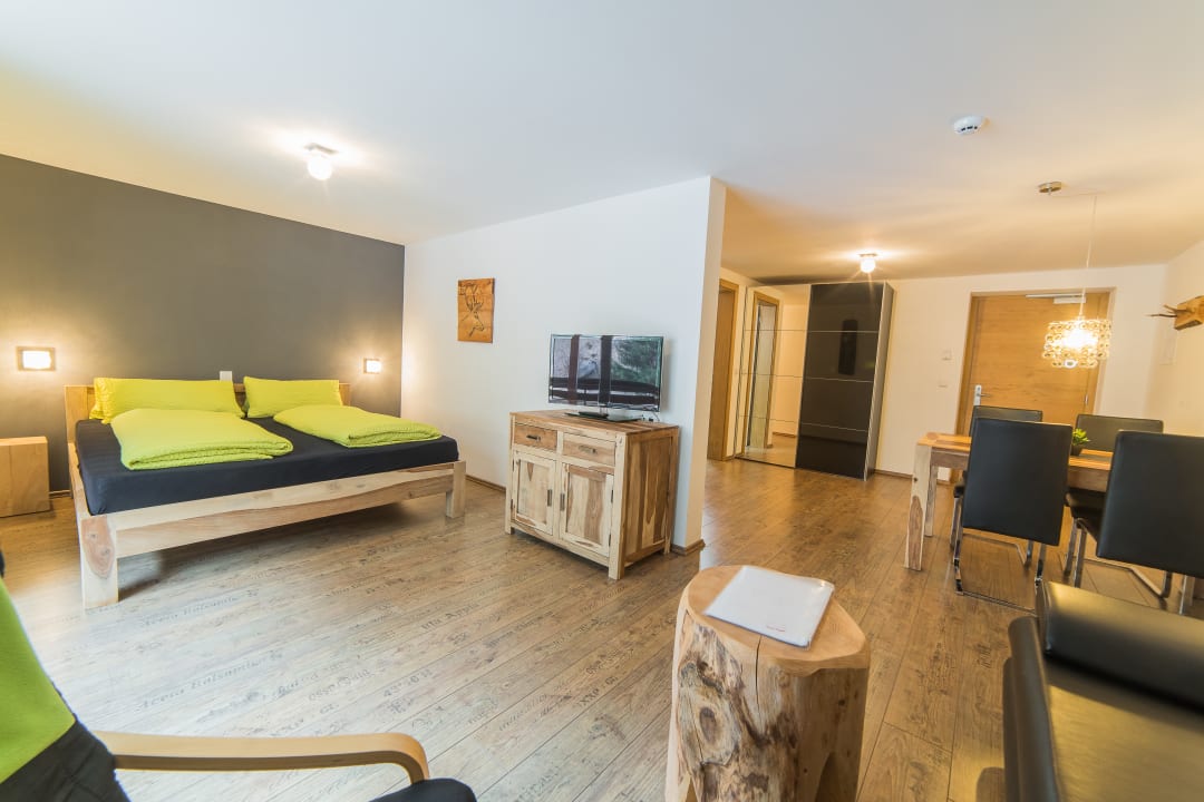 Zimmer Residence Martell Mountains