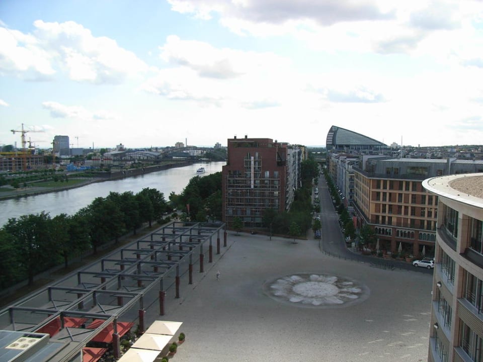 Ausblick  Lindner Hotel Frankfurt Main Plaza, part of JdV by Hyatt
