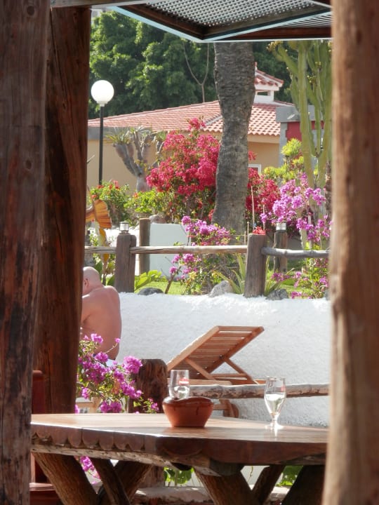 Blick von der Poolbar HL Miraflor Suites Hotel