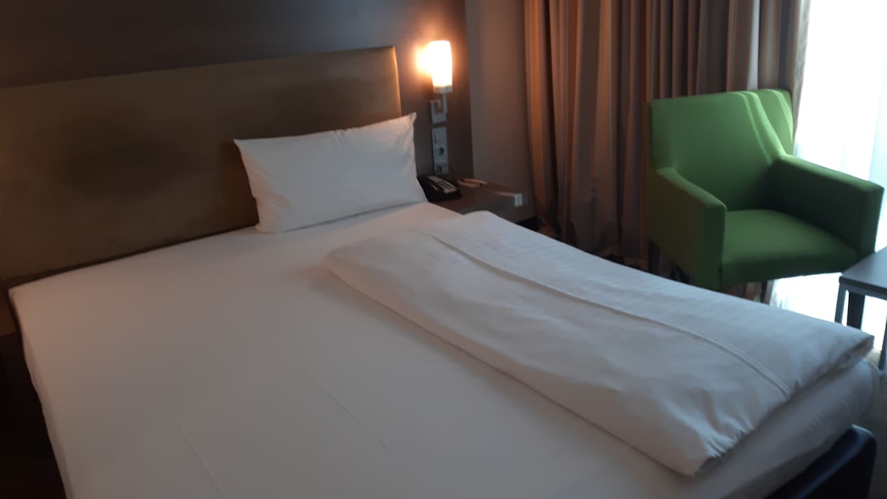 Zimmer IntercityHotel Berlin Hauptbahnhof