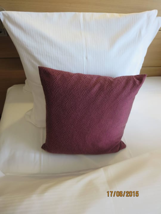 Box-Spring-Bett  Hotel Mondial am Dom Cologne- MGallery