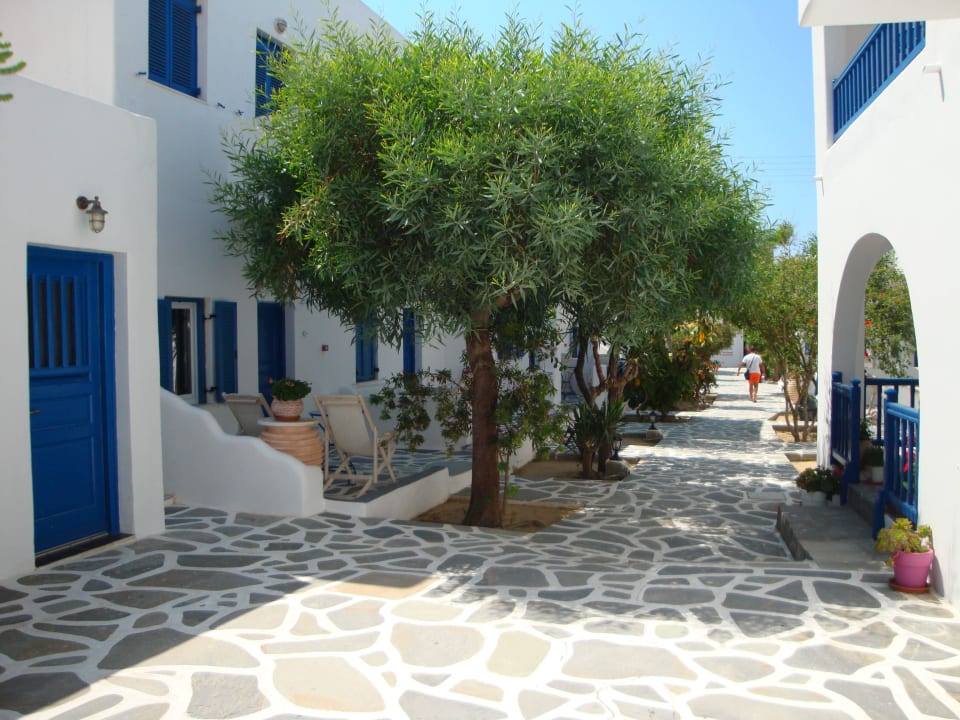 Weg zu den Zimmern Hotel Acrogiali