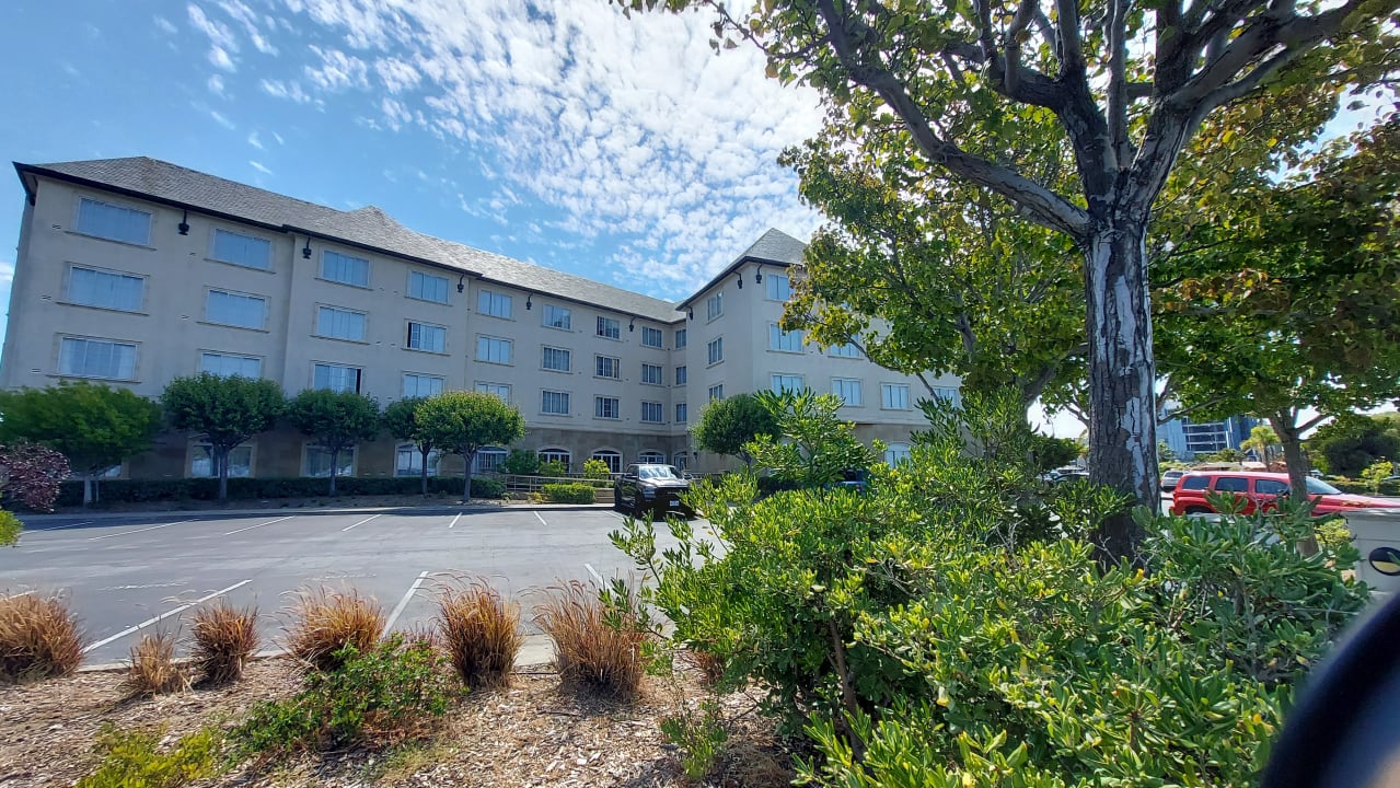 Außenansicht Bay Landing Airport Hotel