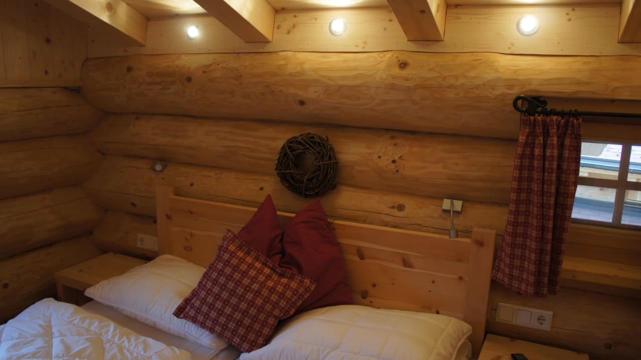 Schlafzimmer Hüttendorf Maria Alm