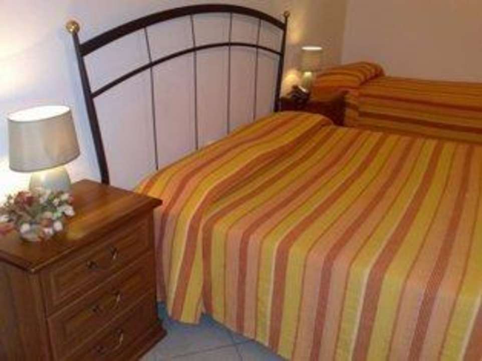 CAMERA TRIPLA Hotel Girosa