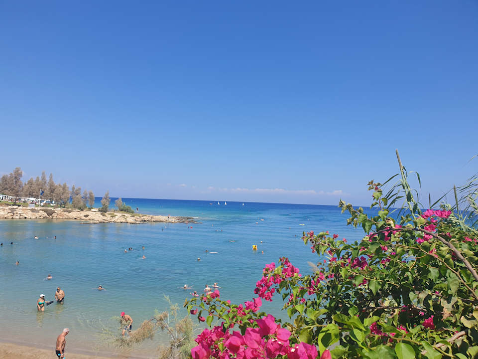 Strand Crystal Springs Beach Hotel