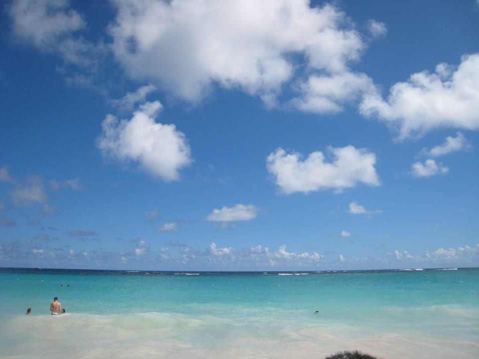Strand direkt beim Hotel  Hotel Riu Bambu
