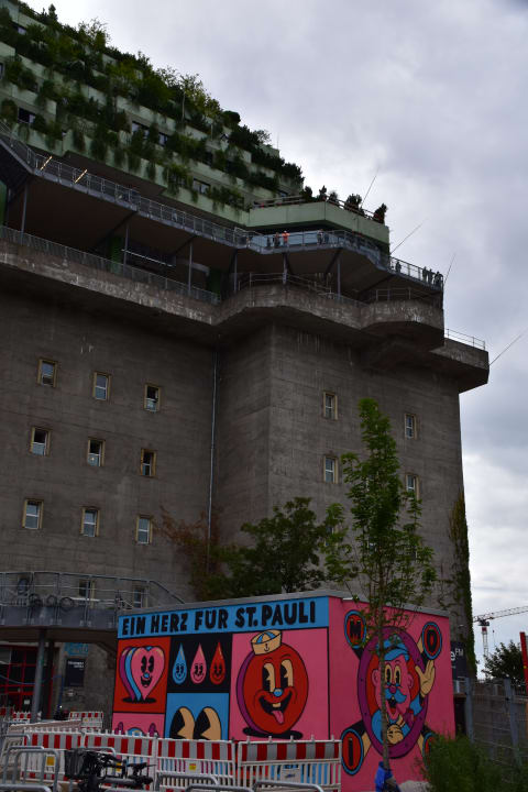 Außenansicht REVERB by Hard Rock Hamburg