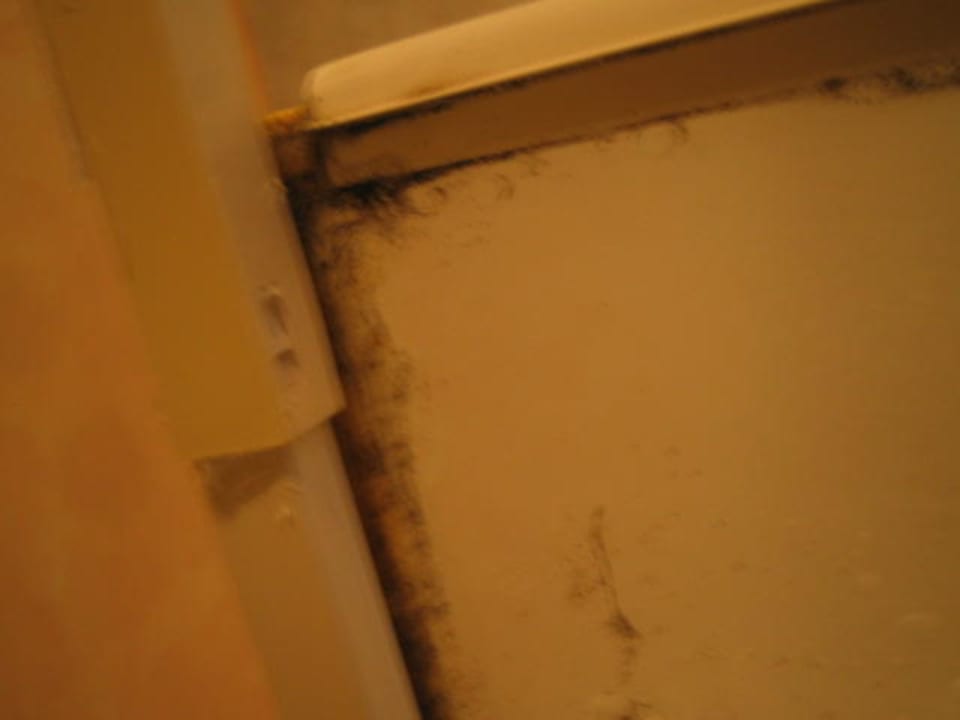 Verschimmelte Duschwand Naxos Magic Village