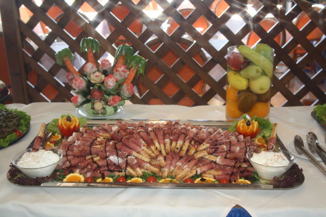 Leckereien am Buffet Hotel Kalithea Horizon Royal