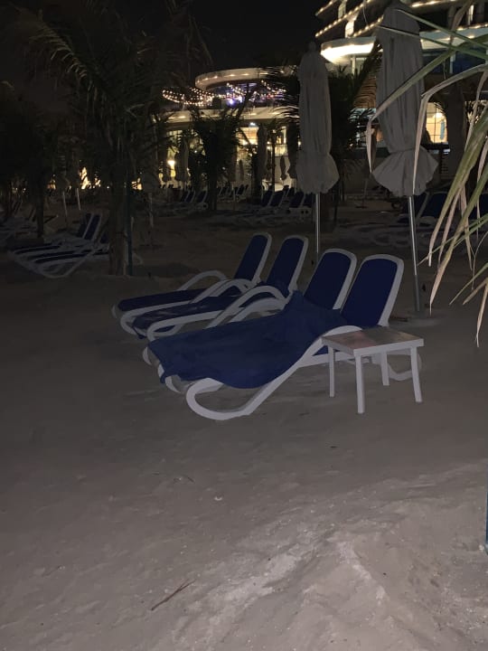 Strand Hampton by Hilton Marjan Island