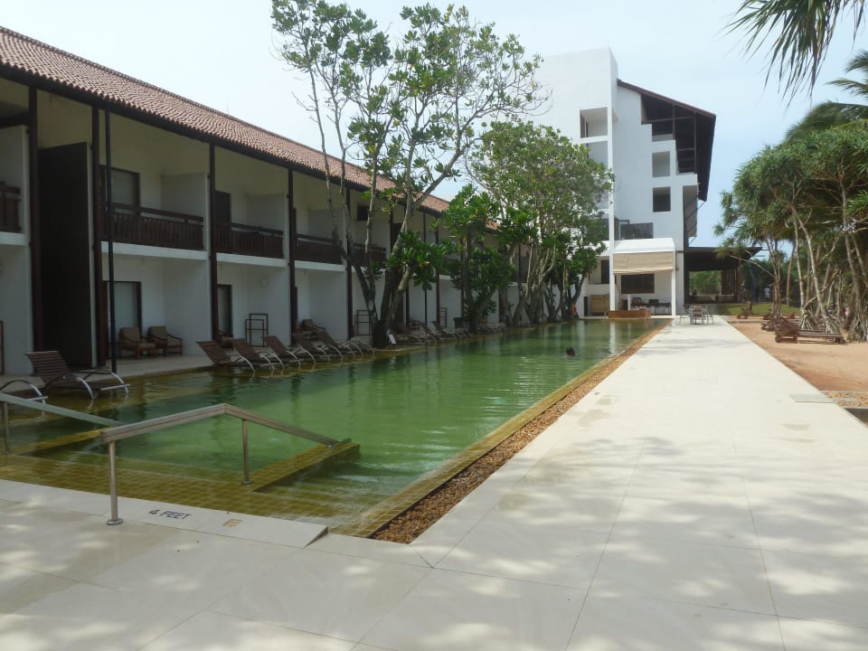 Pool und Hotel Pandanus Beach Resort & Spa