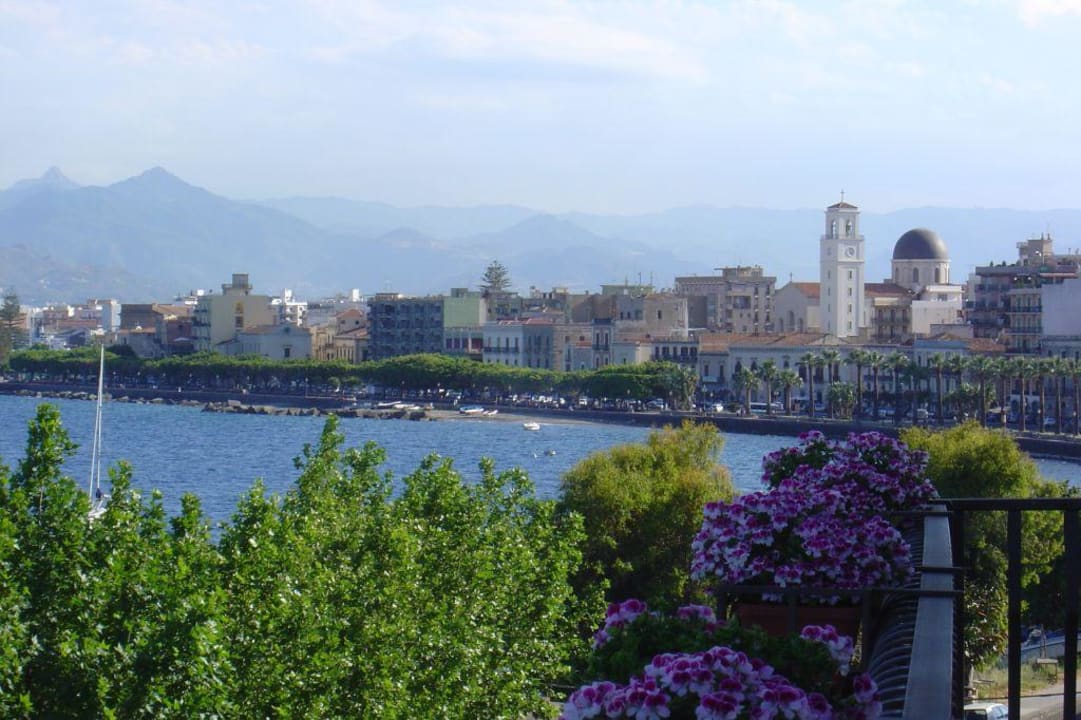 Blick über die Lungomare auf Milazzo Hotel Garibaldi