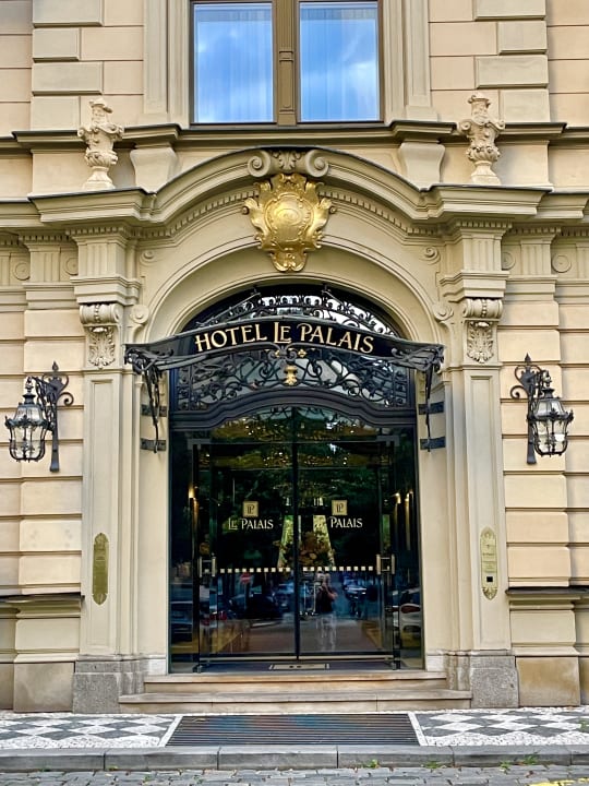 Außenansicht Le Palais Art Hotel