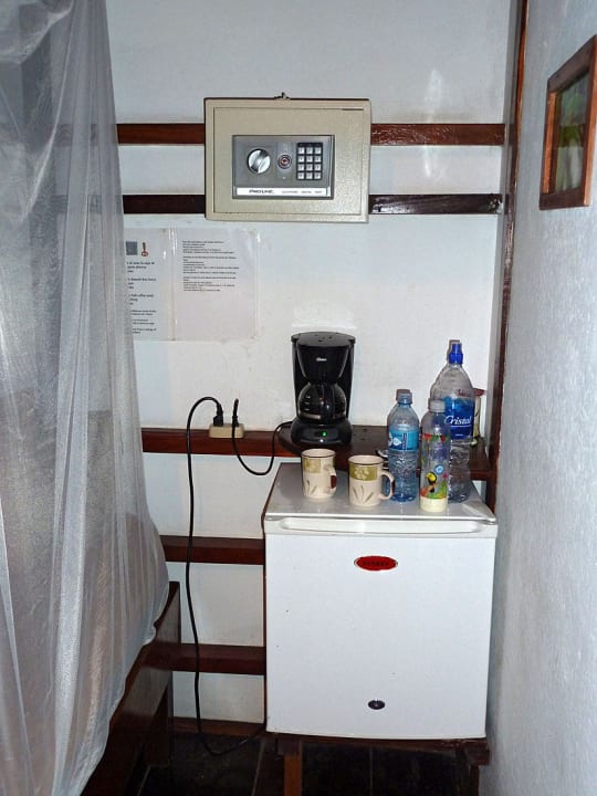 Kühlschrank, Safe und Kaffeemaschine Hotel Coco Loco Lodge