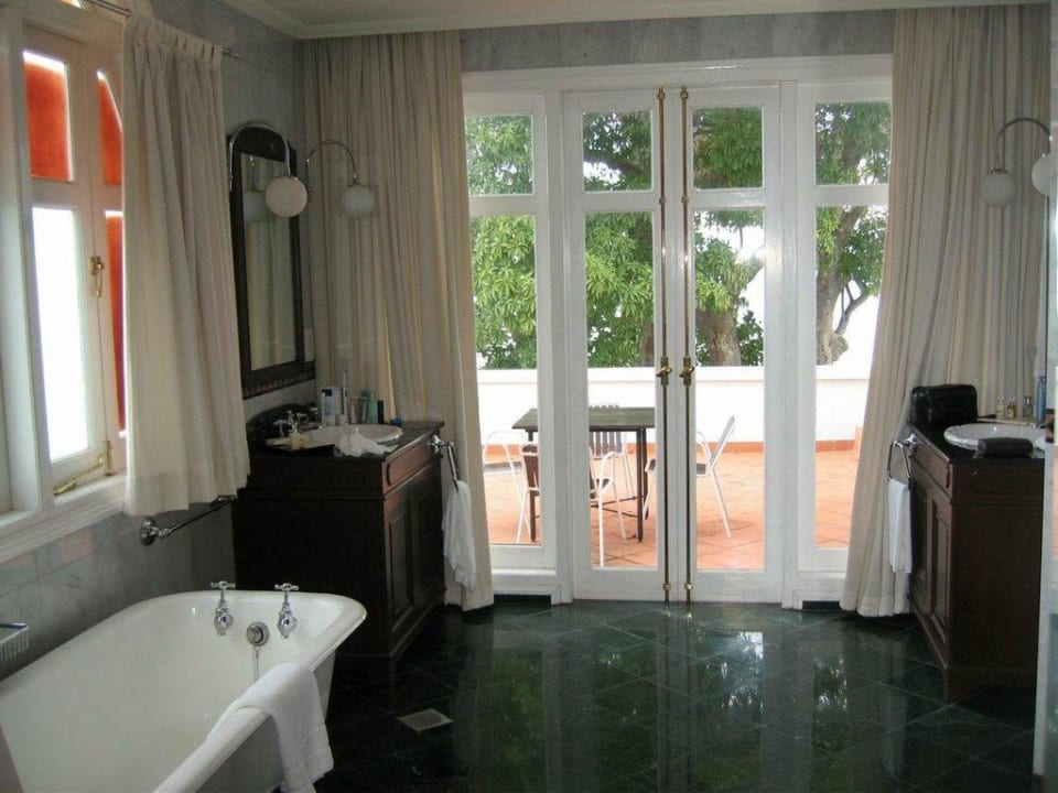 Bathroom Eastern and Oriental Hotel Penang
