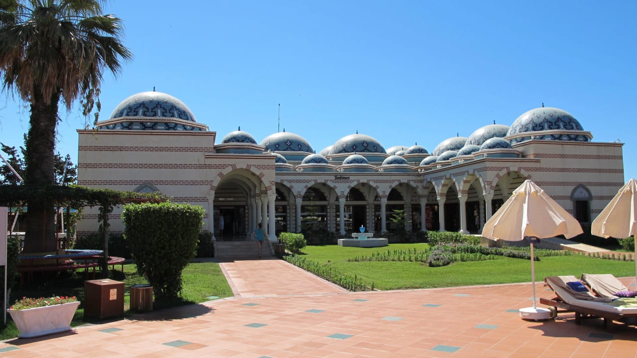 Geschäfte Ali Bey Club