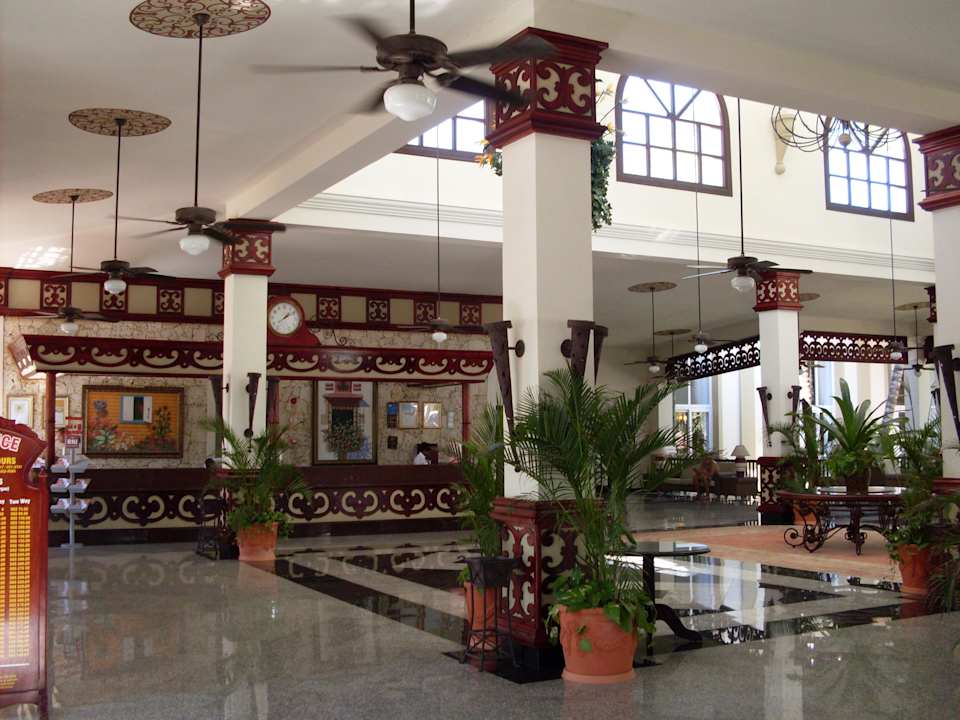 Eingang Hotel Riu Bambu