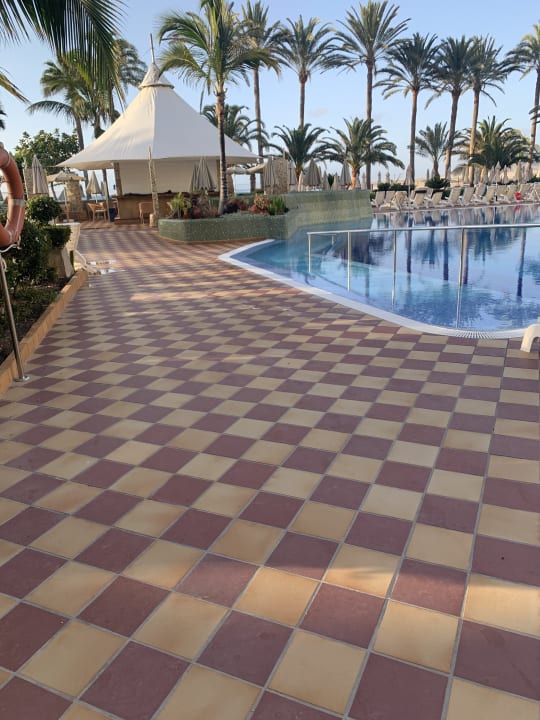 Pool Hotel Riu Palace Tres Islas