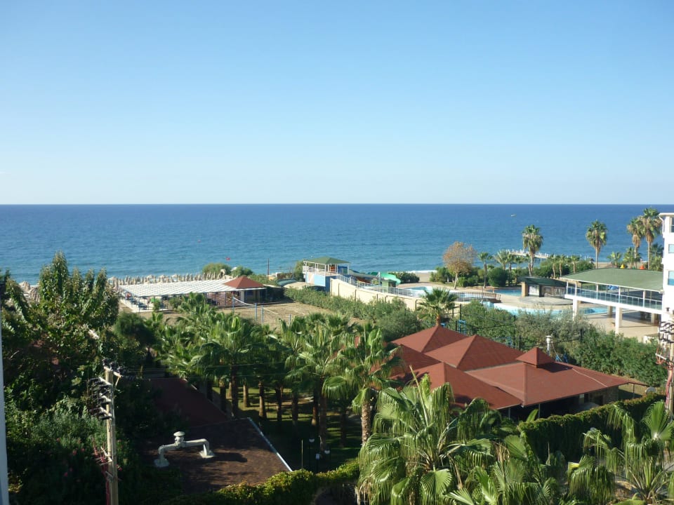 Blick aufs Meer  Hotel Royal Garden Beach