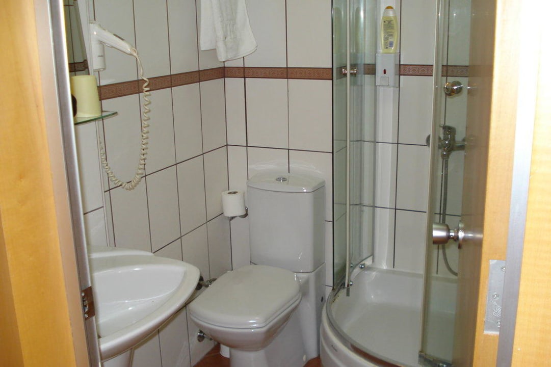 Bad im Zimmer 601 Inter Istanbul Hotel