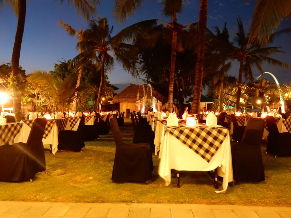Spezial Buffet das jeden Abend aufgebaut wird Sol by Melia Benoa Bali