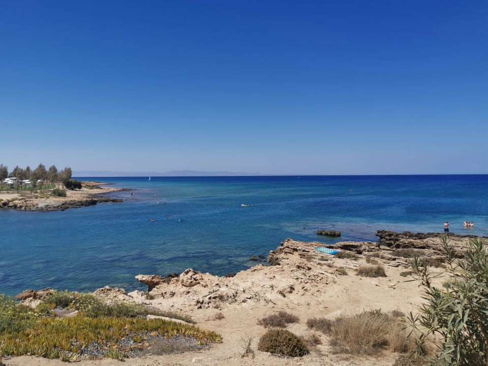 Strand Crystal Springs Beach Hotel