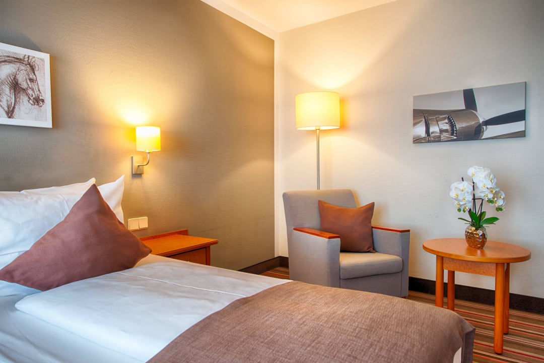 Superior Room Leonardo Hotel Hamburg Airport