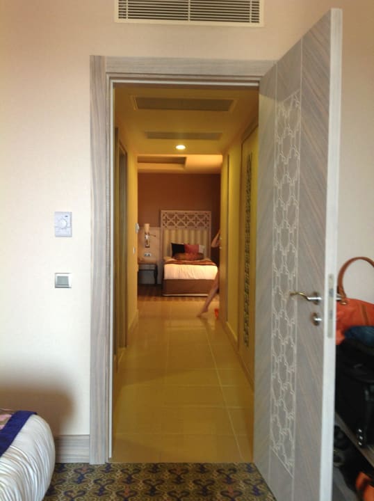 Blick vom Elternzimmer ins Ki-Zimmer Royal Alhambra Palace