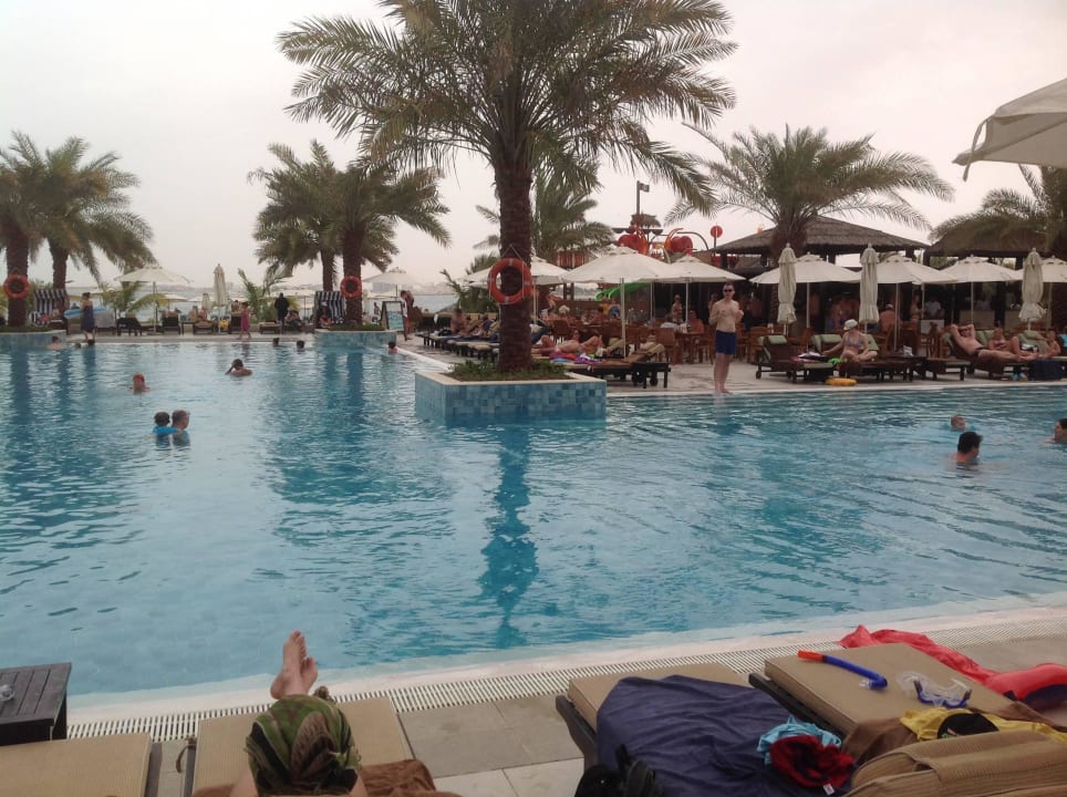 Großer Pool DoubleTree by Hilton Resort & Spa Marjan Island