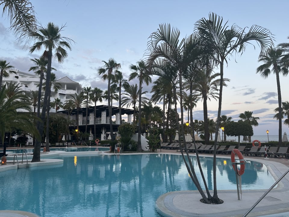 Pool H10 Estepona Palace