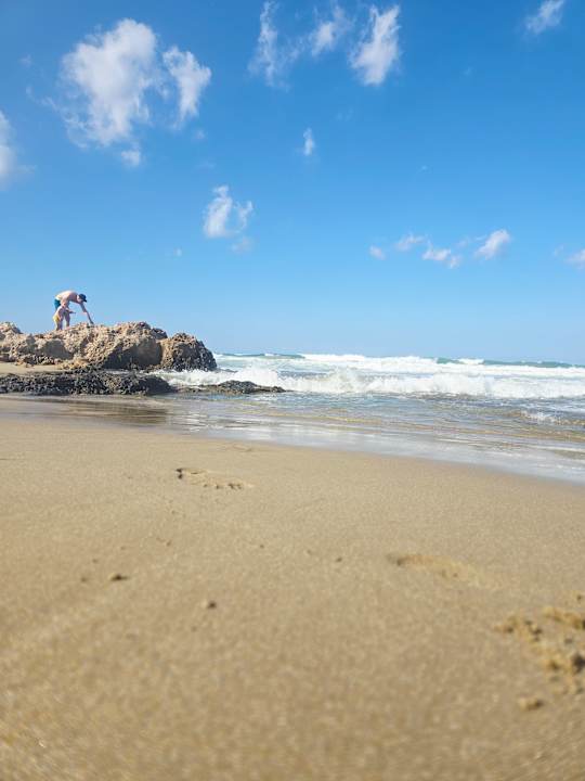 Strand Nami Hotel & Suites