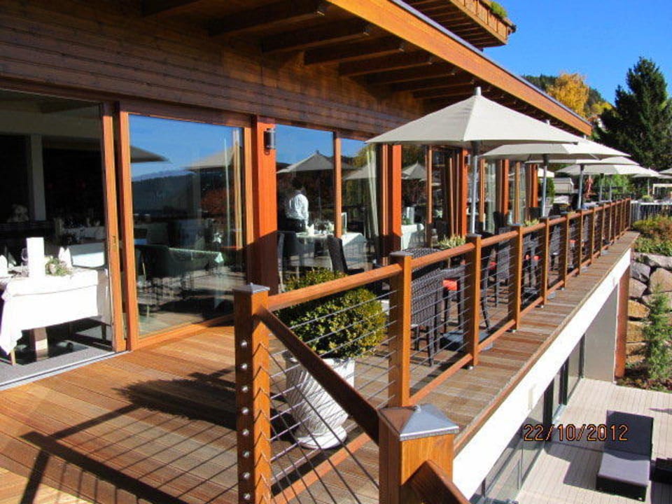Terrasse und Restaurant Hotel Chalet Mirabell