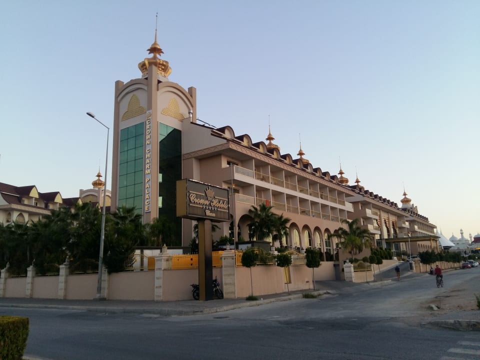 Außenansicht Well Palace Side