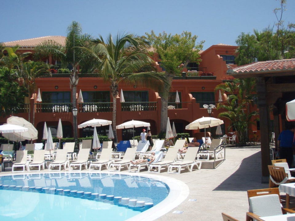 Pool und Zimmer Adrián Hoteles Colón Guanahaní - Adults only