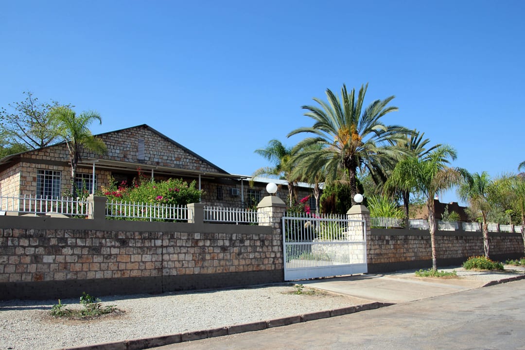 Pension von aussen The Stone House Lodge