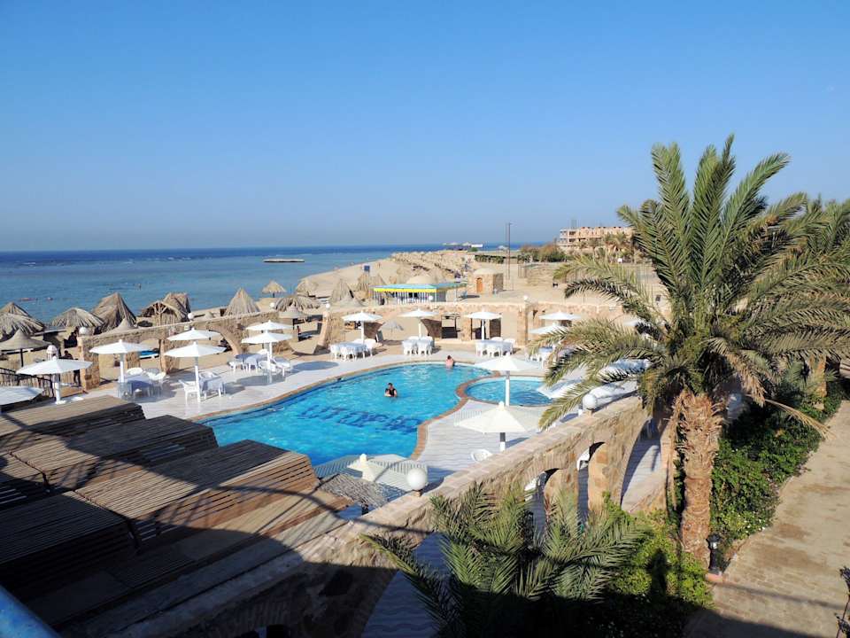 Kleiner Pool am Strand Utopia Beach Club