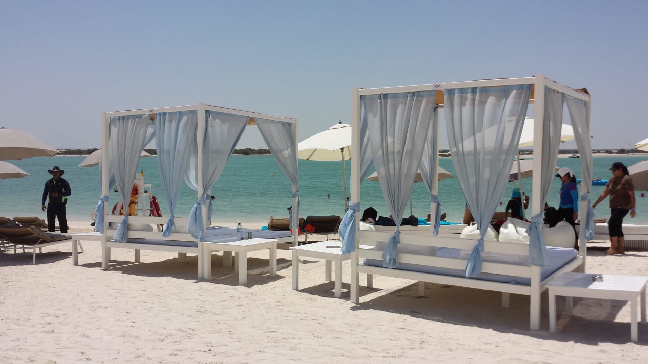 Cabannas können gemietet werden Crowne Plaza Hotel Yas Island