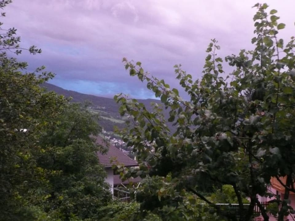 Blick von der Terrasse bei Gewitter Hotel Kranebitt