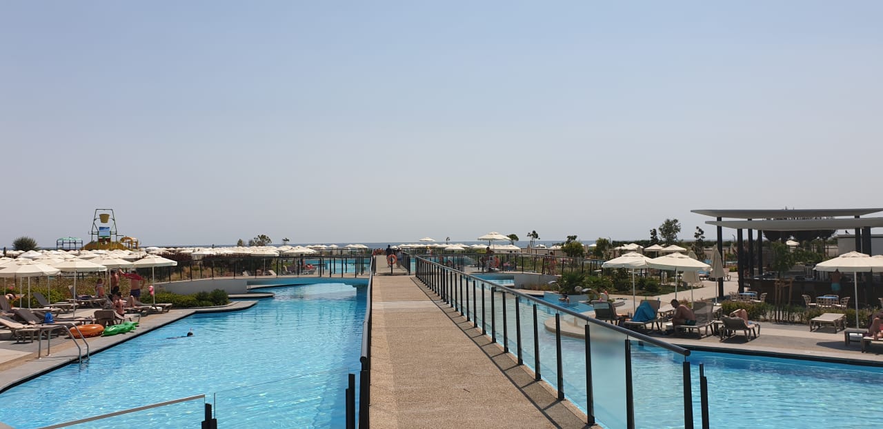 Pool Wave Resort