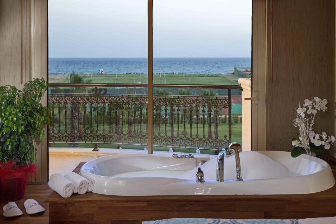 Presidental Suite Room Asteria Bloom Side