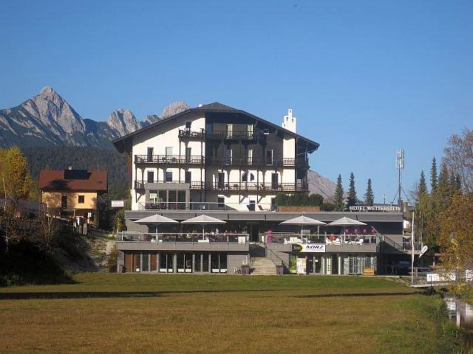 Südseite Hotel Wetterstein