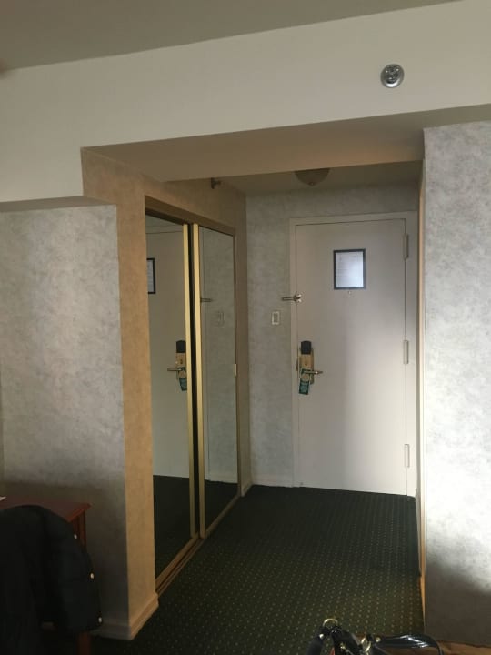 Der Eingang zum Zimmer Hotel Travel Inn