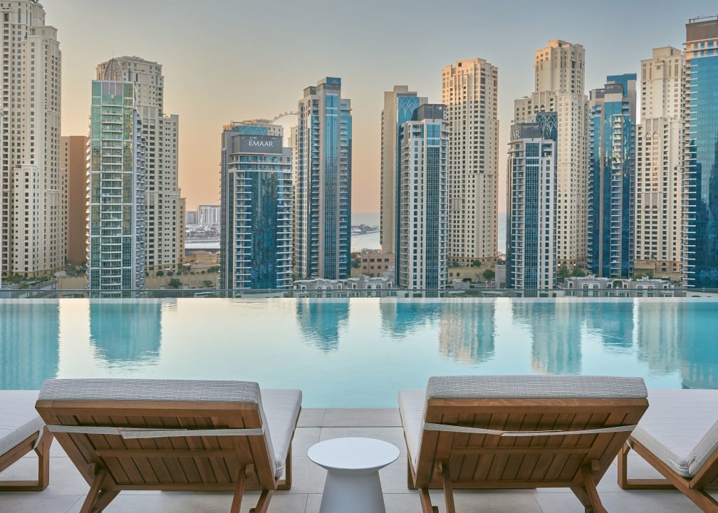 Pool Vida Dubai Marina & Yacht Club