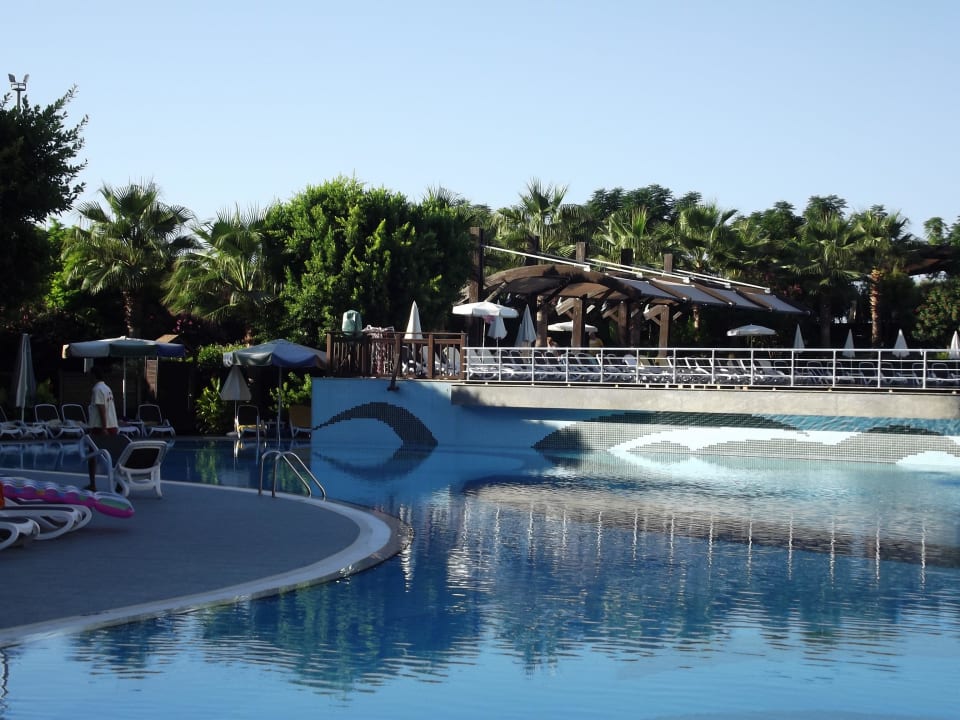 Pool morgens Aydinbey Kings Palace & Spa