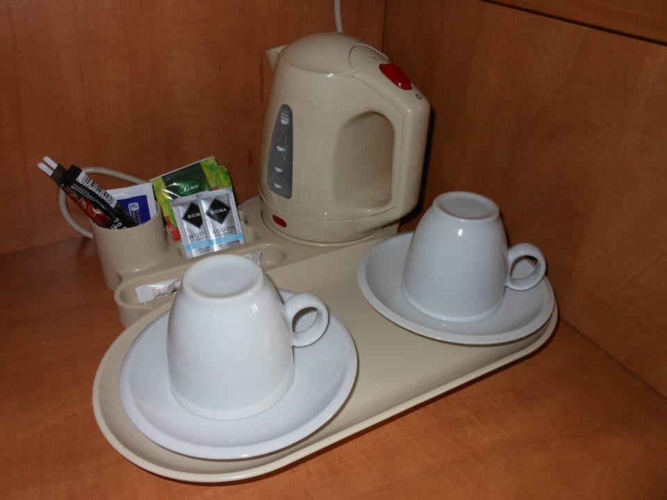 Zimmer - Wasserkocher Best Western Hotel Portos